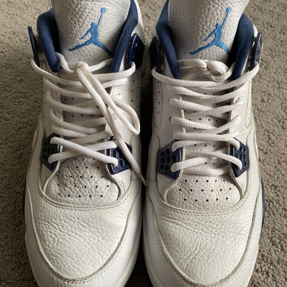 Athletic_Shoes